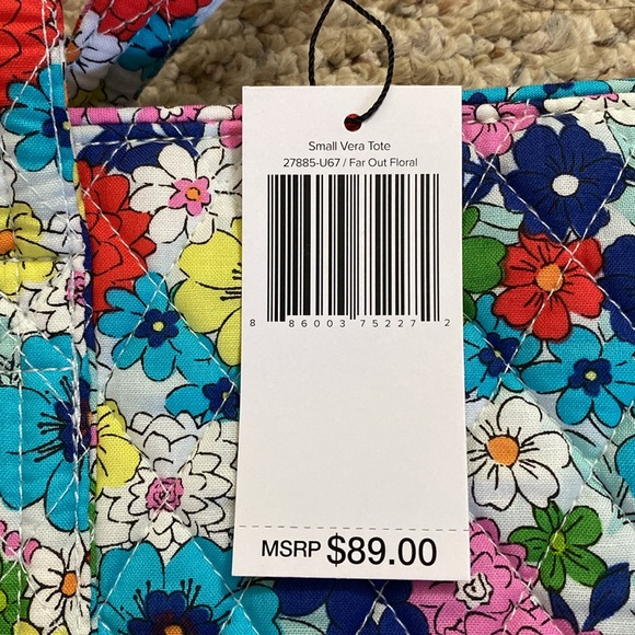 NWT Vera Bradley Small Vera tote in Far Out Floral - Picture 5 of 8